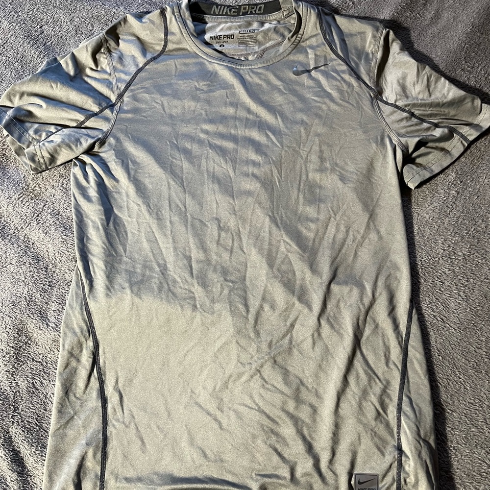 Mens Nike pro t-shirt - Small